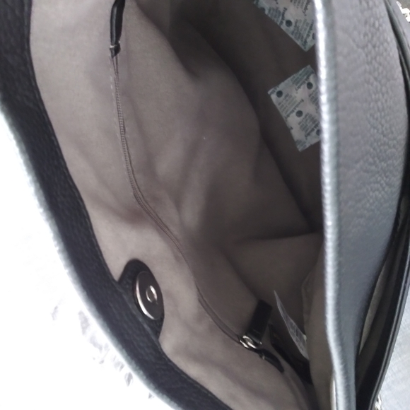 NWT VINCE CAMUTO LEATHER LIYA HOBO SHOULDER BAG - Picture 9 of 15